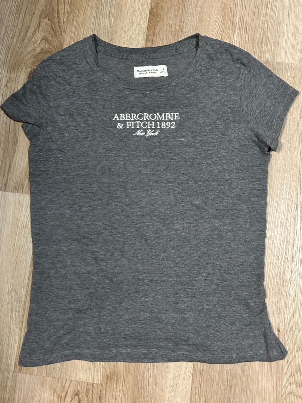 Abercrombie & Fitch Heather Gray Logo Short Sleeve Tee